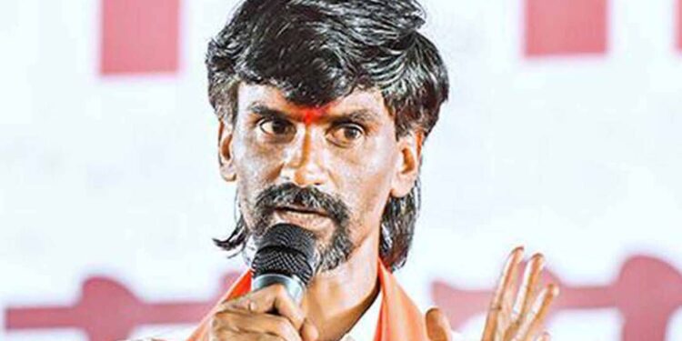 मराठ्यांसोबत डोकं लावू नका,इथं आरक्षण द्यायचं बघा- जरांगे पाटलांचा इशारा