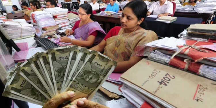 सरकारी कर्मचाऱ्यांसाठी खुशखबर!