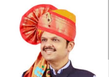 मी देवेंद्र सरिता गंगाधरराव फडणवीस महाराष्ट्र राज्याचा मुख्यमंत्री म्हणून शपथ घेतो की…..