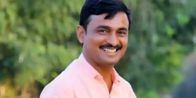 सरपंच हत्या प्रकरणी मुख्यमंत्री ॲक्शनमोडमध्ये; खंडणी प्रकरणात वाल्मिकी कराड यांच्यावर देखील मोठी कारवाई केली जाणार