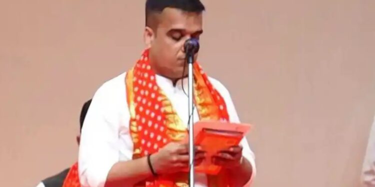 गुजरात मंत्रिमंडळाचा शपथविधी; रिवाबा जडेजाला संधी..