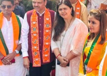 आता भाजपातही क्षीरसागर:फडणवीसांनी केले स्वागत.